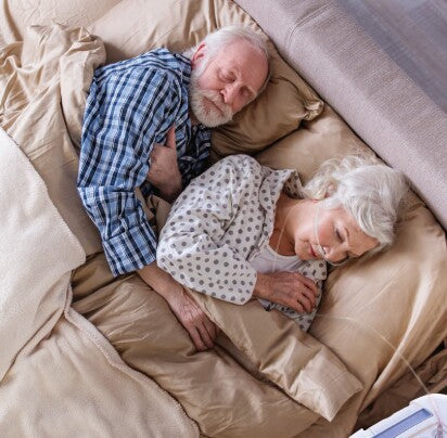 睡眠中の連続流量酸素濃縮器の使い方